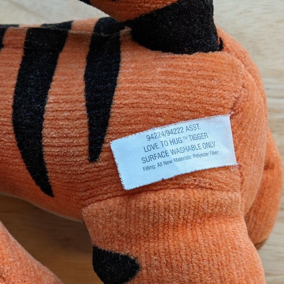 Fisher Price Love To Hug Talking Tigger from Winnie the Pooh & Friends - Picture 8 of 12